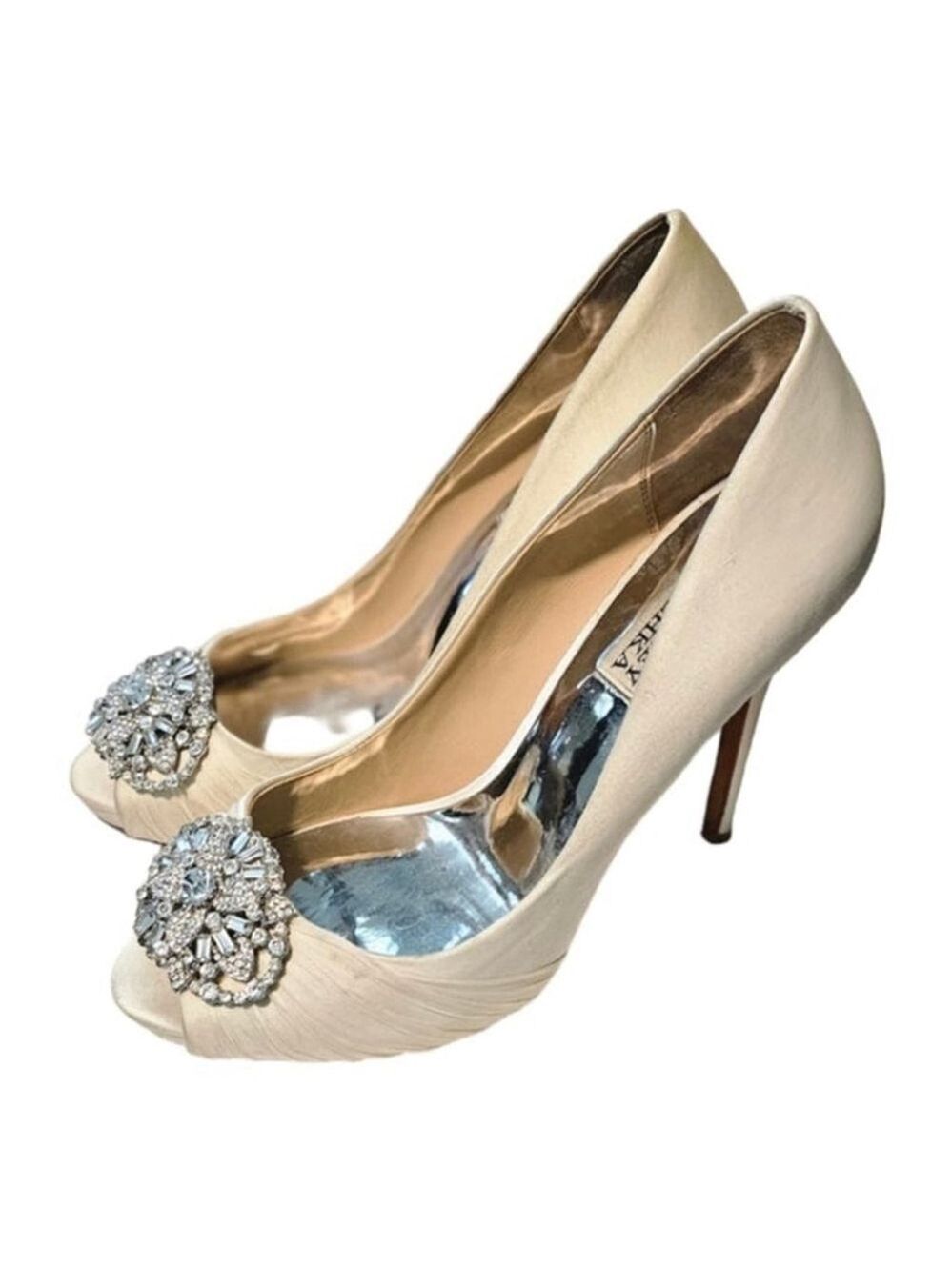 BADGLEY MISCHKA Cream Embellished Satin Pumps. Size 71/2 M - Picture 8 of 14